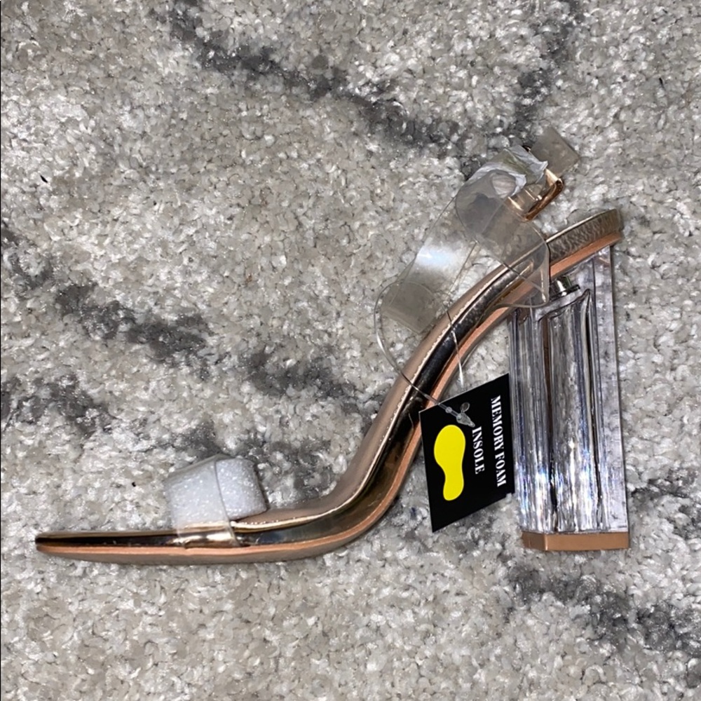 Heels - Picture 5 of 5